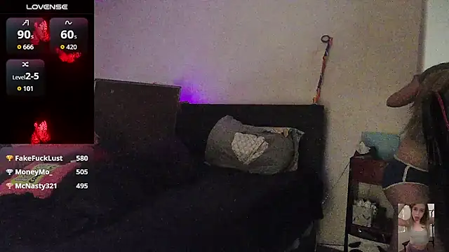 Blondiewithanass