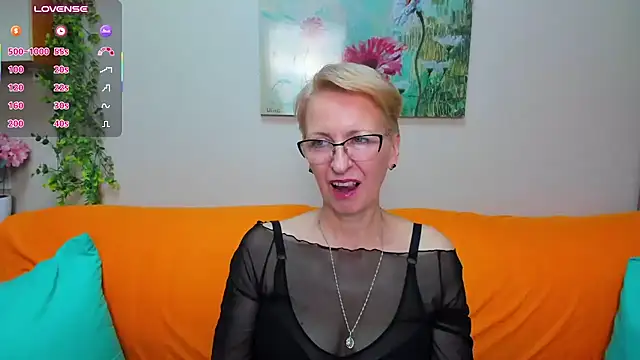 iamyourdream89 live cam on Stripchat