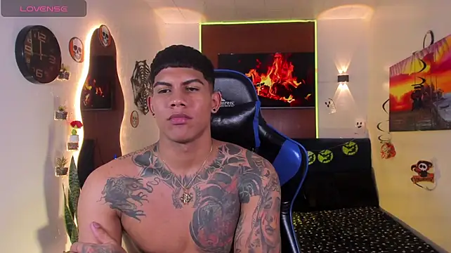 Damian_latinxxx live cam on Stripchat