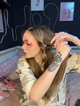 MilaMoone live cam on Stripchat