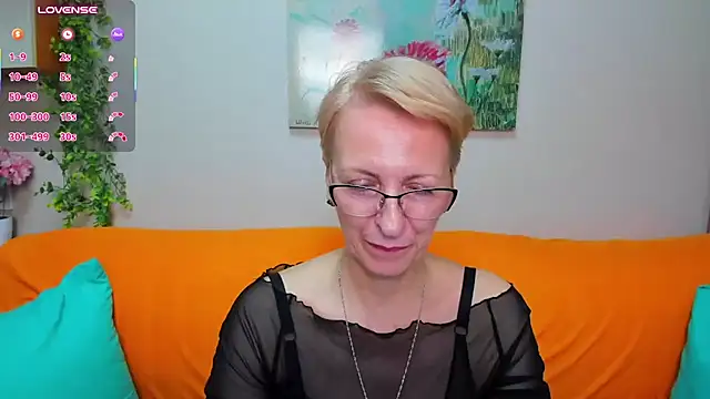 iamyourdream89 live cam on Stripchat