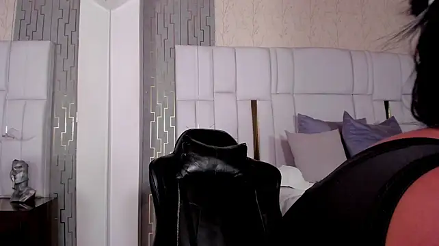 lia_mariana live now