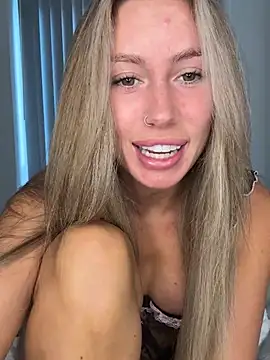 SexySaraxxoo的直播画面