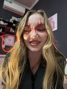 MilaMoone的直播畫面