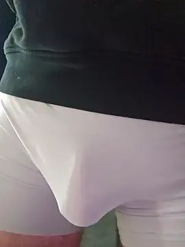 DiamondGent69 live cam on Stripchat