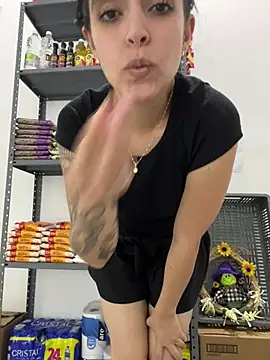 Victoria_Rosess的直播画面