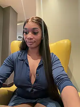 ___Nessa in diretta in cam