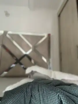 Anamhenao live now