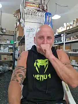 Senor_martin live cam on Stripchat