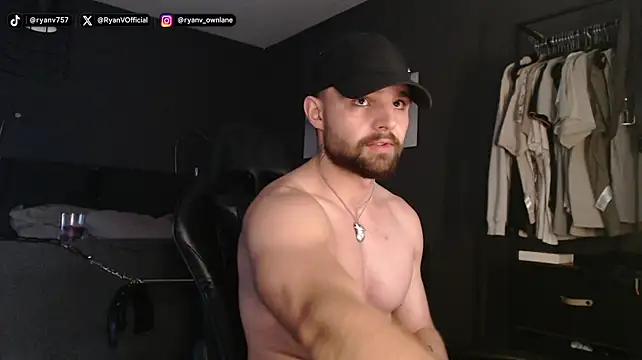 OnlyRyanOf live cam
