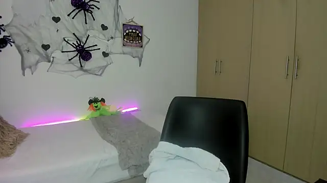 mia_star_2 live cam on Stripchat