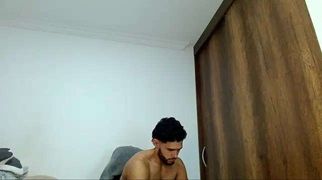 Noah_jhonsonn live cam on Stripchat