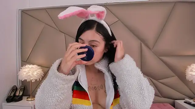 Anyelit_Hot