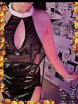 milena_kiitty live cam on Stripchat