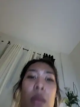 hugecock_tamira live cam on Stripchat