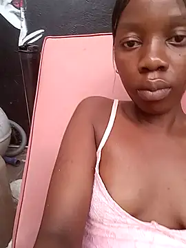 Sophie-Lilly live cam on Stripchat