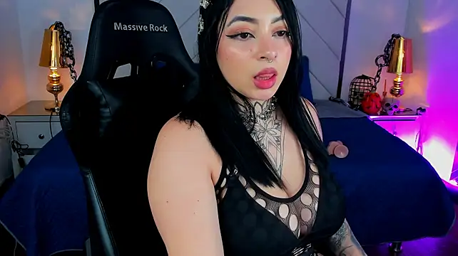 Sofia_LaurentJS live cam on Stripchat