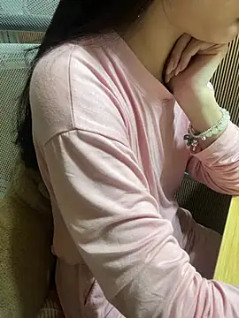 Mina048 live cam on Stripchat