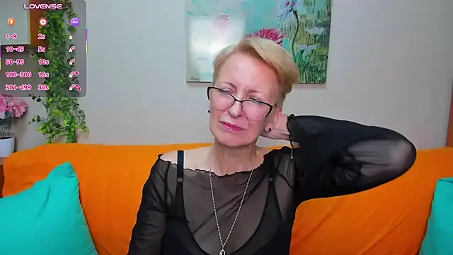iamyourdream89 live cam on Stripchat