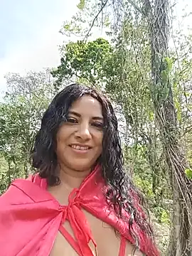 esmeralda_li live cam on Stripchat