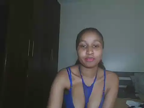 lily-zara live cam on Stripchat