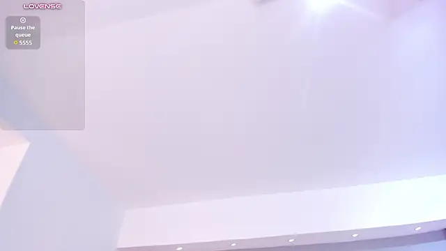 Ivaannaa_ live cam on Stripchat
