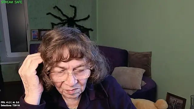 Betty_Brick live cam on Stripchat