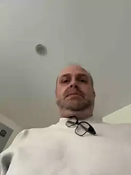 andyjxx live cam on Stripchat