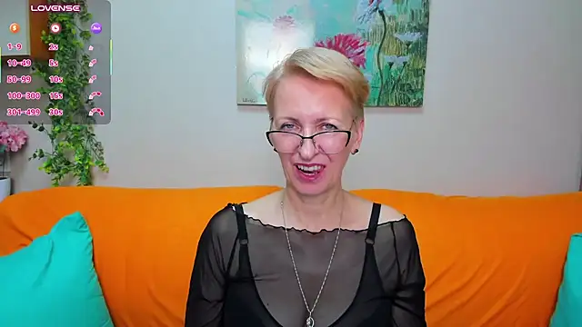 iamyourdream89 live cam on Stripchat