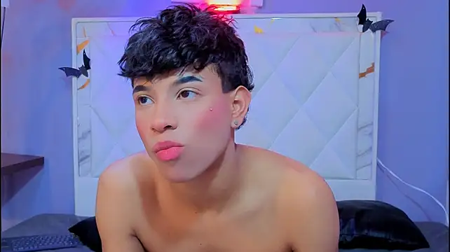 Valentino_blake live cam on Stripchat