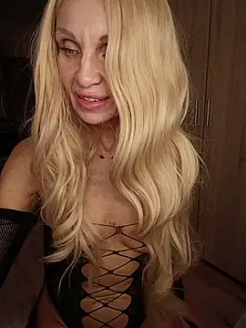 Mila_Lovi live now