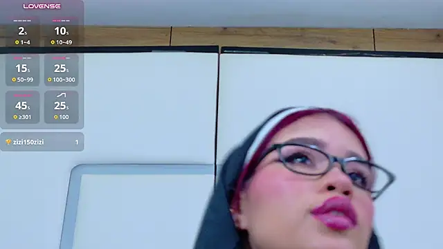 KaseyRosse live cam on Stripchat