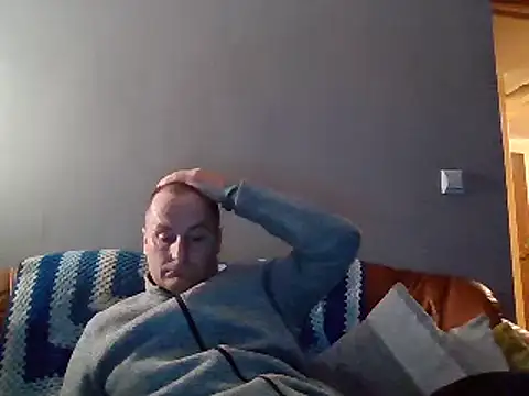 neopucen live cam on Stripchat