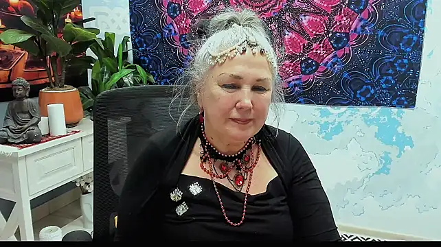 LilaMaharani的直播畫面