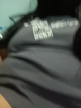 Poojakewat90的直播畫面
