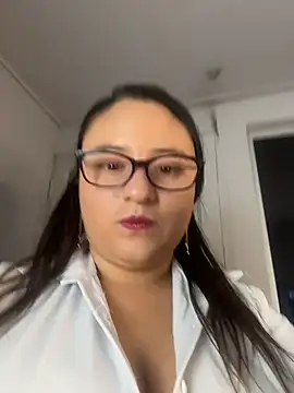 LuisAny live cam on Stripchat