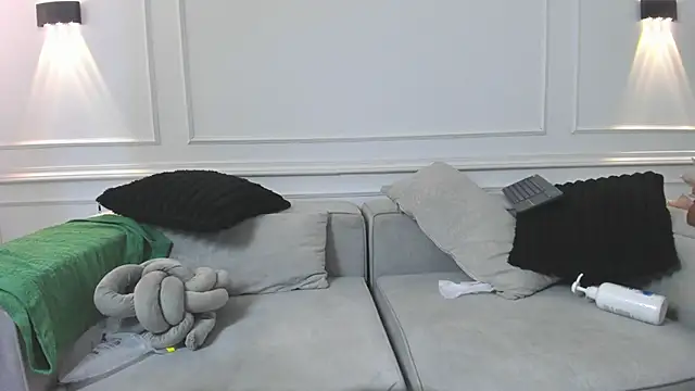 valeriavg live now