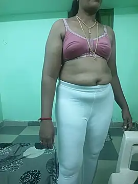 saro_tamilgirl的直播画面