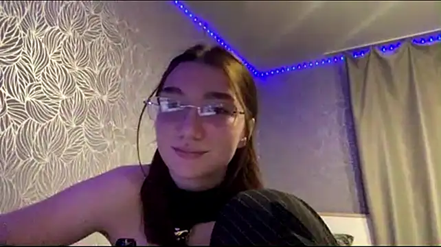 ManyMaron live now
