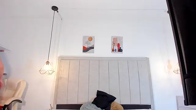 Zaraa_x1 live cam on Stripchat