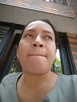 Dr_Edna_naughty的直播画面