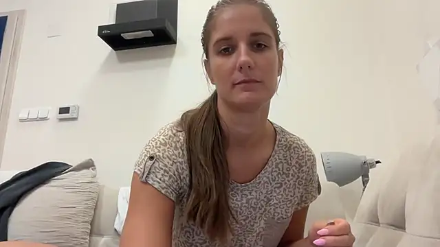 jennifer11772 live cam on StripChat