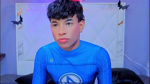 Valentino_blake live cam on StripChat