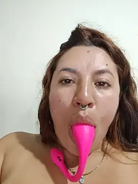 samm_curvy