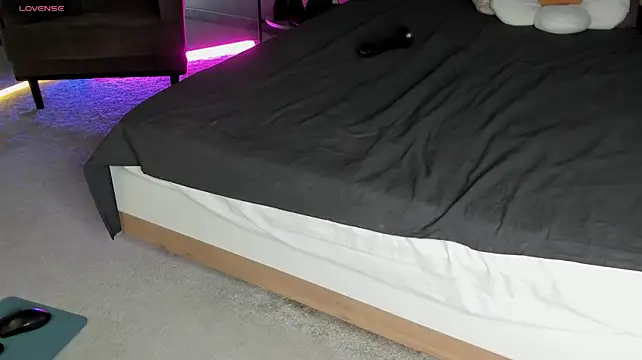 Valerie_Foxy