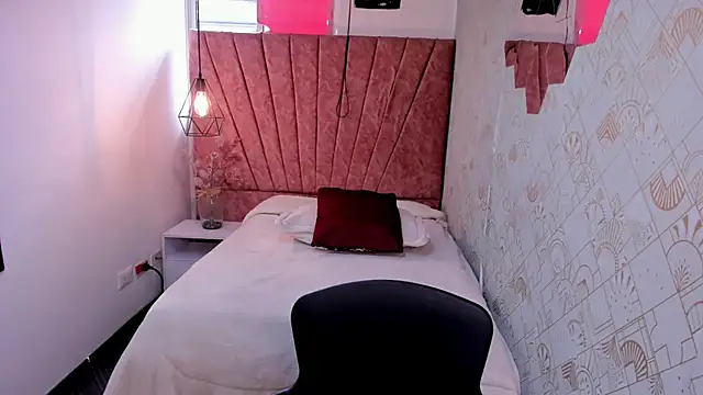 Zoe__Taylor__