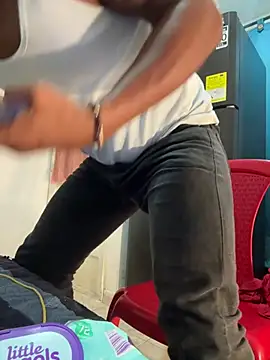 bigdick211292 live cam on Stripchat