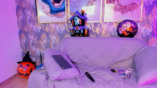 HollyBloom_の配信中の画面