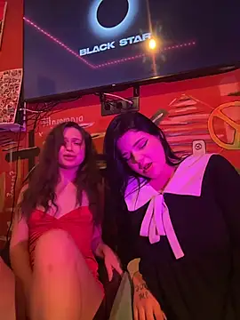 double_troubles live cam on Stripchat