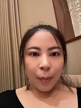 yaoyao8888 (F milf) - 穿内衣裤M腿3分钟